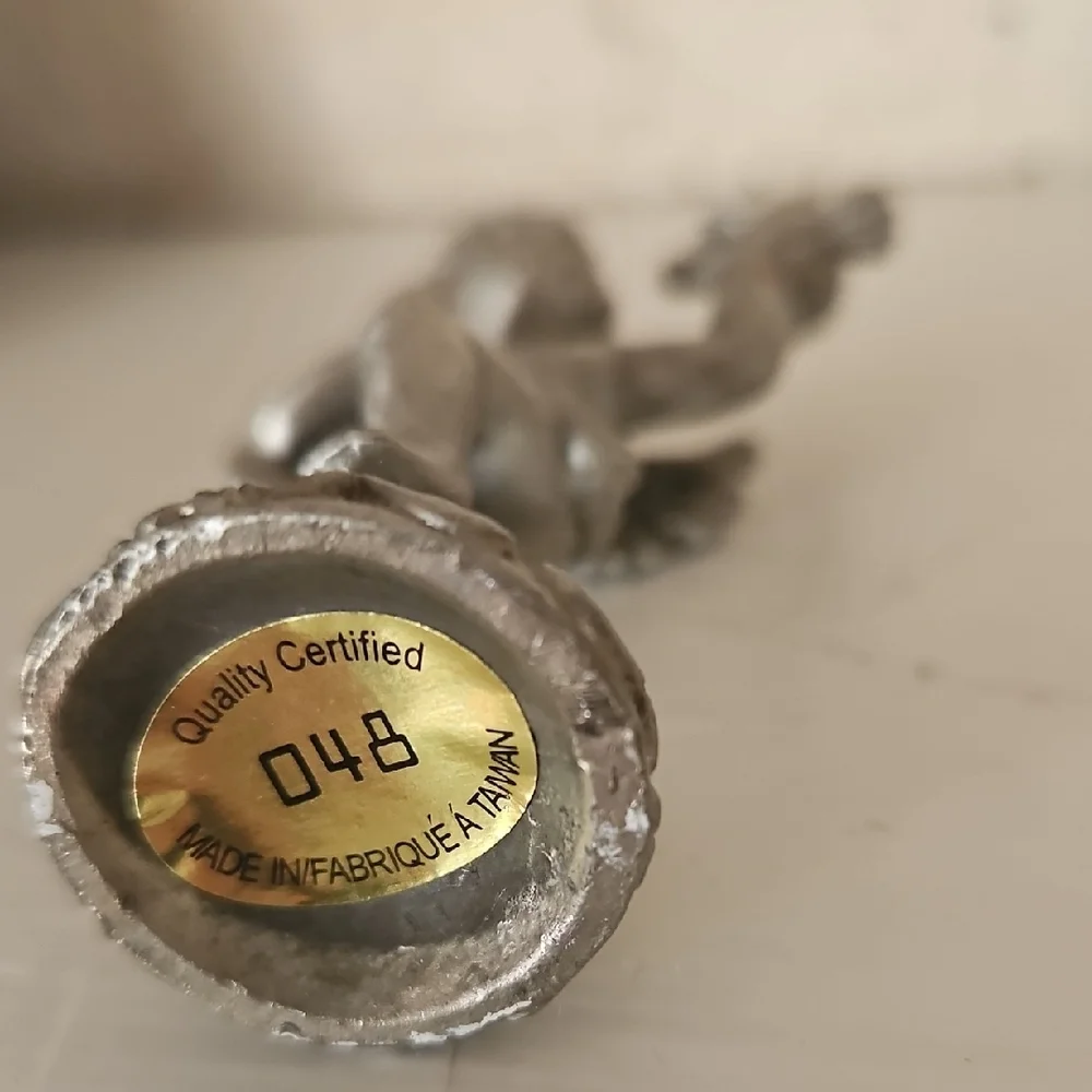 Vintage Pewter Cherub Angel Holding A Dove Figure. - Picture 7 of 12